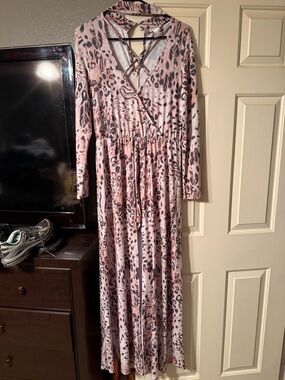 VENUS Pink Animal Print Maxi Dress with Crisscross Back